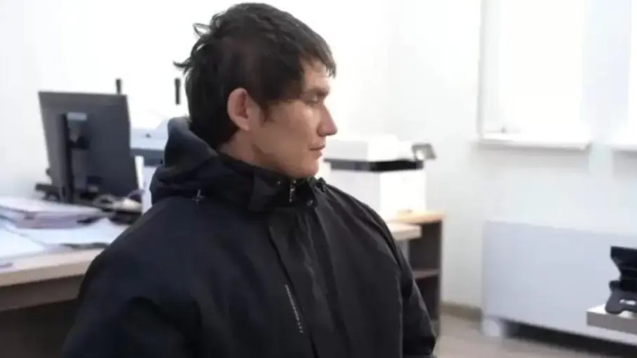 Атыраудағы төрт адамның өлімі: прокурор Сәрсемәлиевке өмір бойы түрме жазасын сұрады