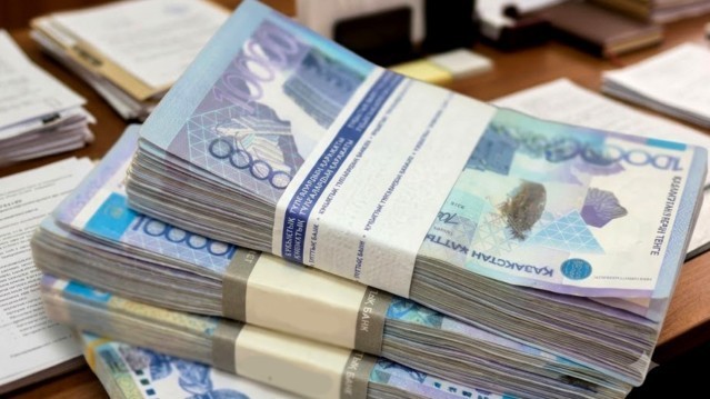 Ақталамын деп 4 миллионнан айырылды: бұрынғы әкім алаяқтың құрбаны болды