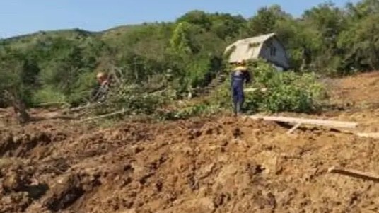 Нөсер жауыннан лай көшіп, 10 адам қаза тапты