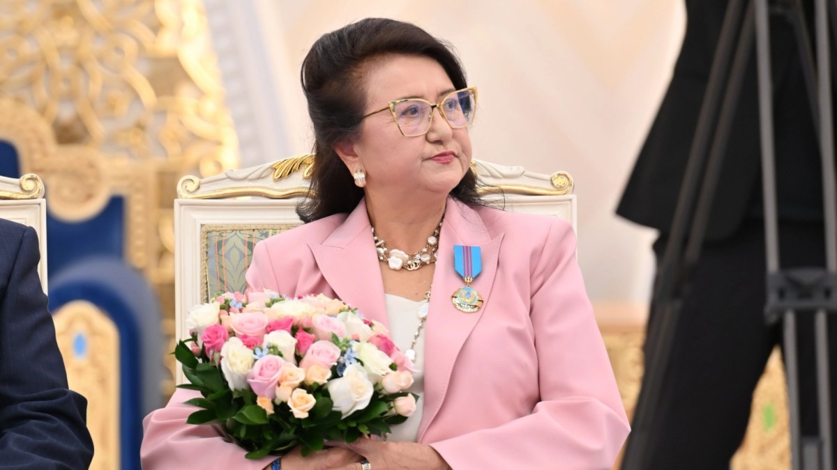 200-ден астам туынды жасаған: Қазақстандағы тұңғыш әйел гобеленші Бәтима Зәуірбекова кім?