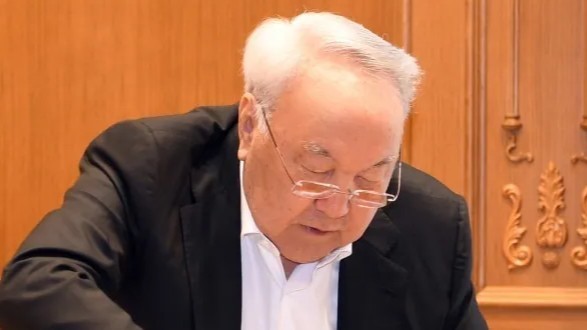 Нұрсұлтан Назарбаев Құрылтай сайлауында дауыс берді
