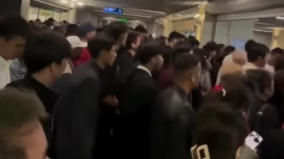 «Жапониядағы метро сияқты»: Алматы метросында жолаушылар қарасы қалыңдады