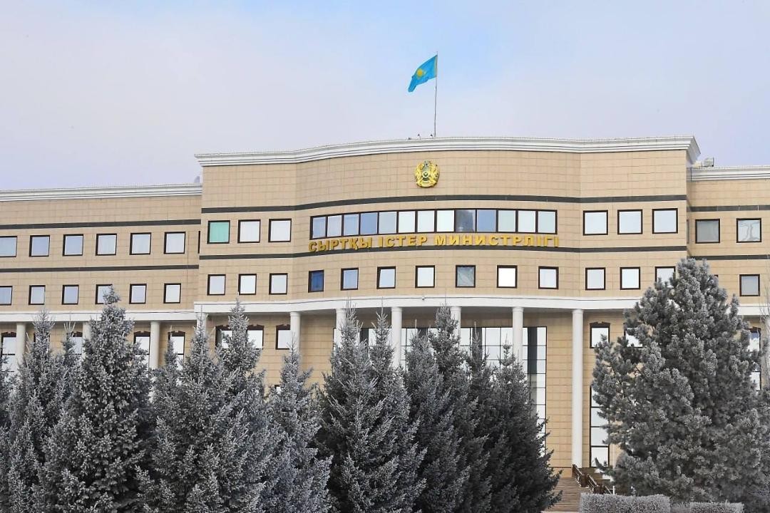 Үндістанда 23 теңізшісі бар кеме ұсталды: ішінде қазақстандық бар