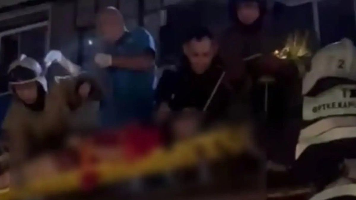 Рудныйда әйел бесінші қабаттан құлап, дәмхана шатырына түсті