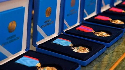 Маңғыстауда қаза тапқан әскери қызметшілер мемлекеттік наградалармен марапатталды