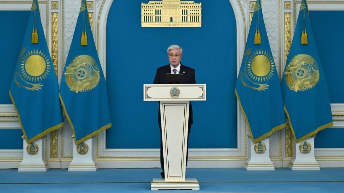 Тоқаев мұғалімдерді кәсіби мерекесімен құттықтады