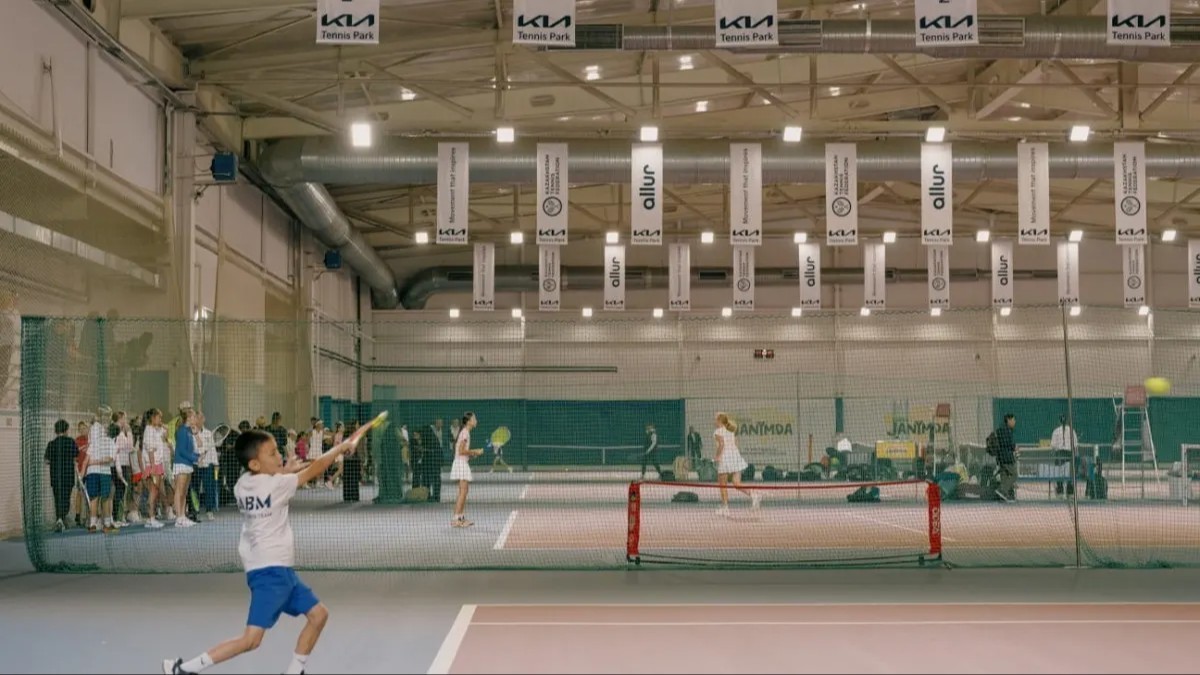 Allur/Kia теннистің дамуына қолдау көрсетеді: Алматыда жаңартылған Kia Tennis Park ашылды